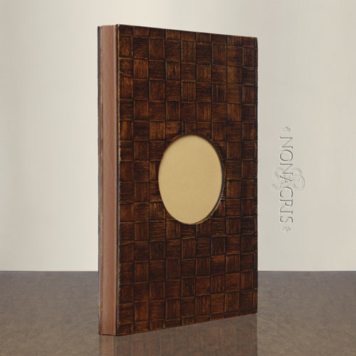 Minerva Textus AWB (Aged Wood Brown)